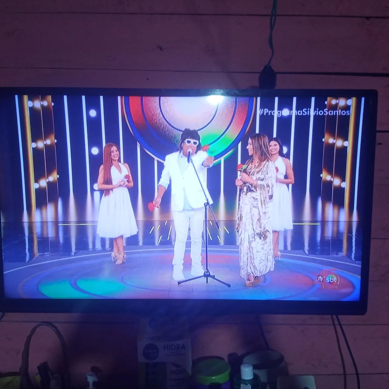Vende-se uma tv só não é smart 