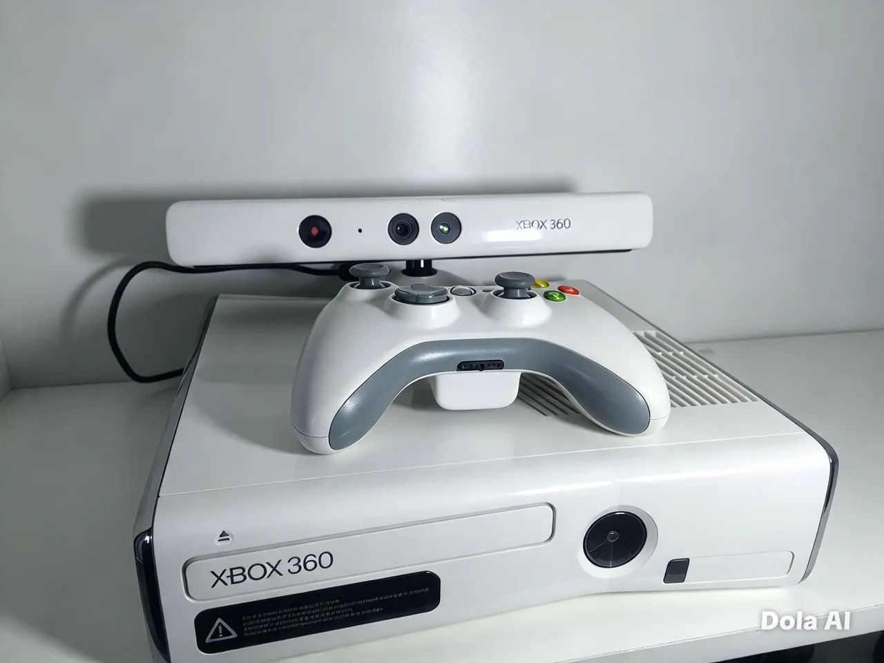 Xbox 360 com Kinect e jogo de brinde