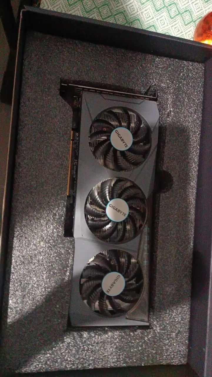 RX6600 TRIPLO FANS EAGLE