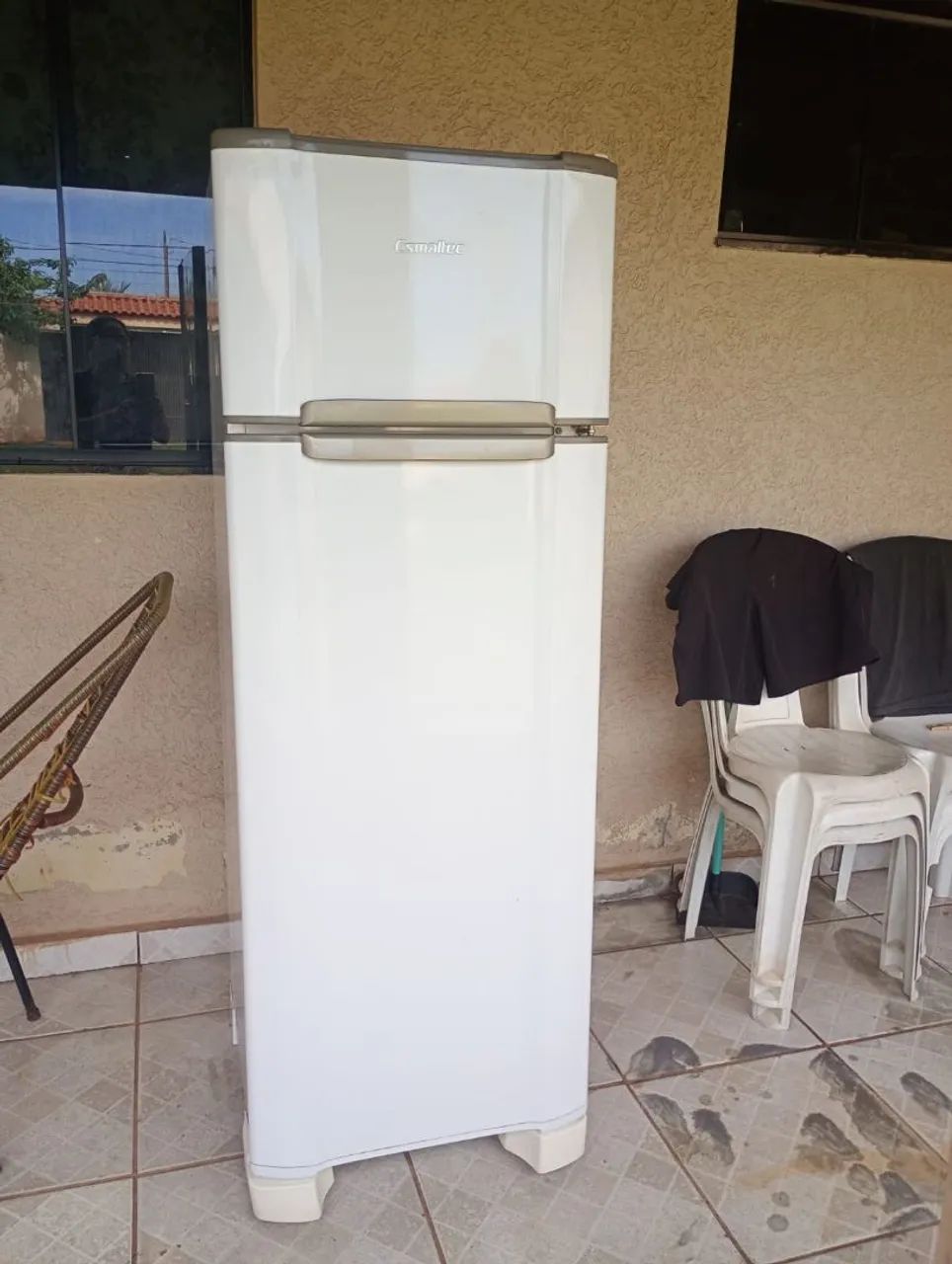 Geladeira conservada, ótimo estado para uso - Foto 2