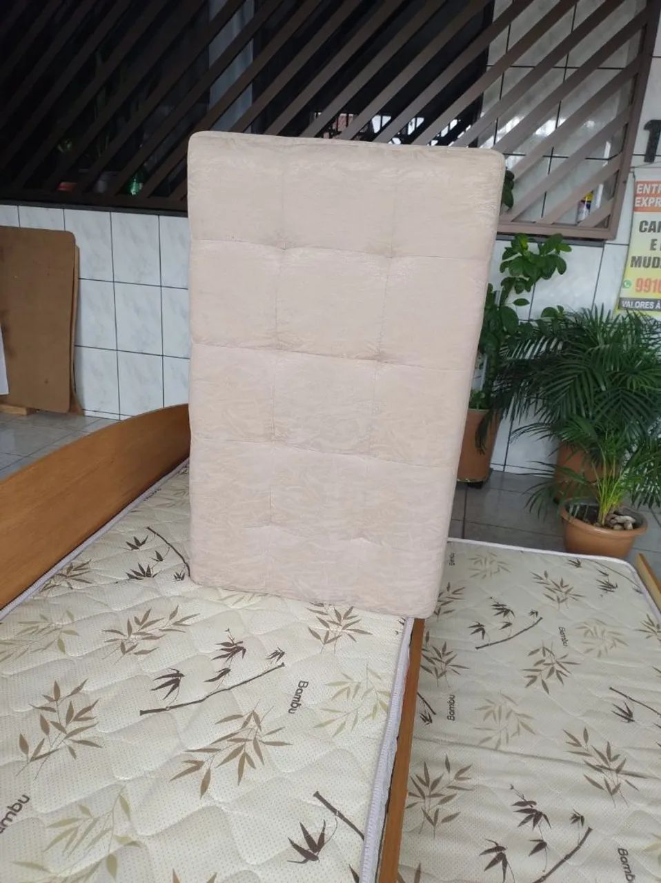 Cama solteiro com cama auxiliar e colchões  - Foto 4