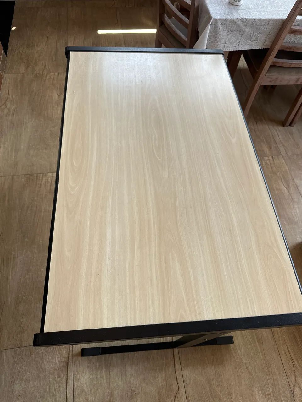 Mesa de escritório impecável, sem detalhes  - Foto 5