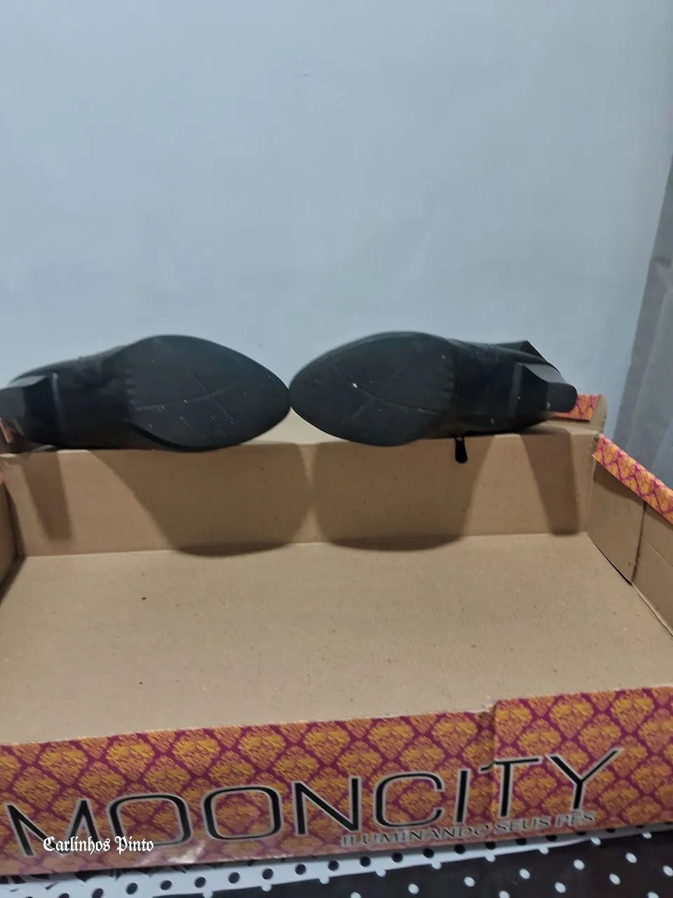 Bota preta de couro 