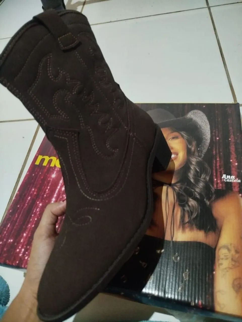 Vendo bota da moleca,36/37 ,nova ,nunca usada 