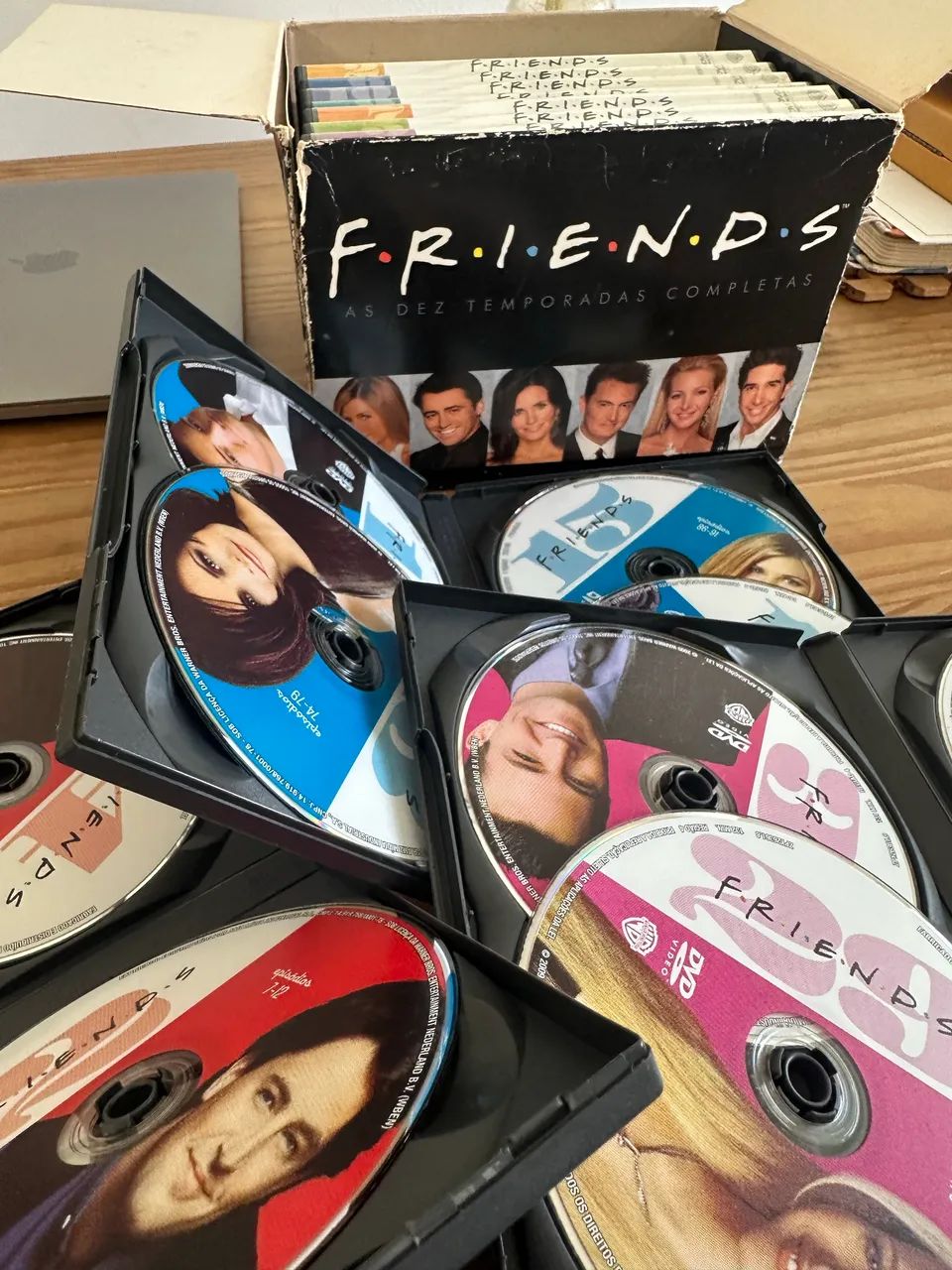 box FRIENDS completo - DVD, Blu-Ray e Vídeo Cassete - Botafogo