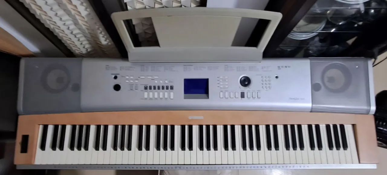 Piano e Teclado Digital YAMAHA DGX620  - Foto 2