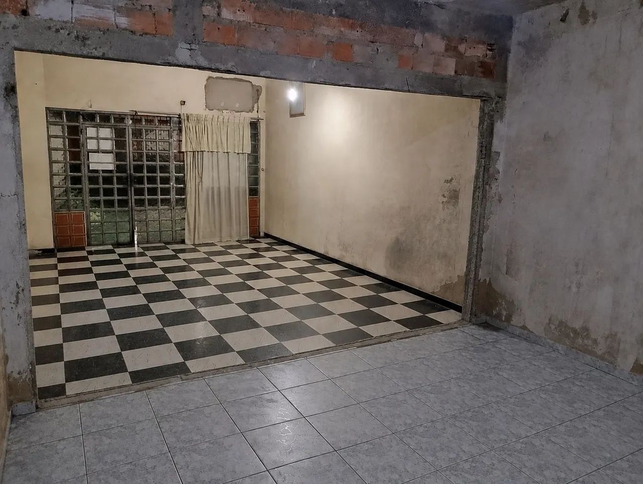 VENDO CASA DE 2 PAVIMENTOS - R$ 100.000 - Foto 3
