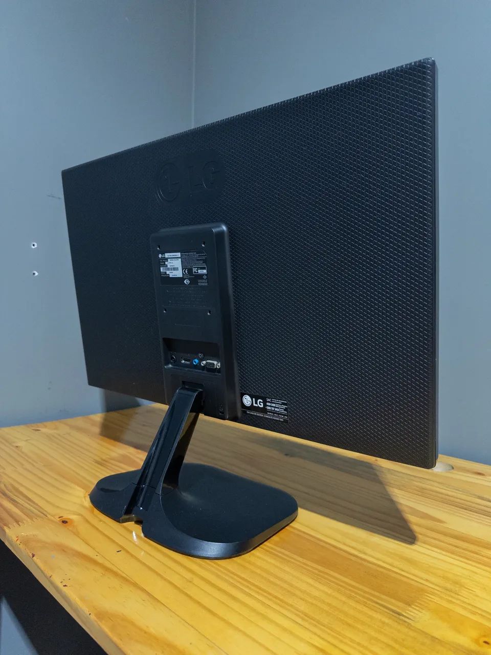 Monitor LG 23 Full HD IPS - Foto 2