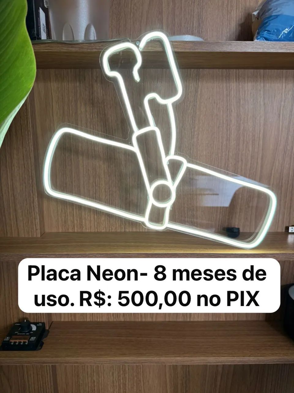 Neon- placa acrílico com Neon