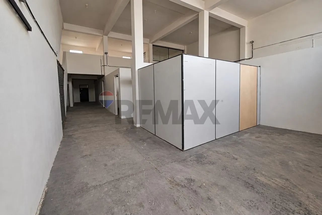 GALPÃO AMPLO E VERSÁTIL NO CENTRO  480 m² | ESTRUTURA COMPLETA - Foto 4