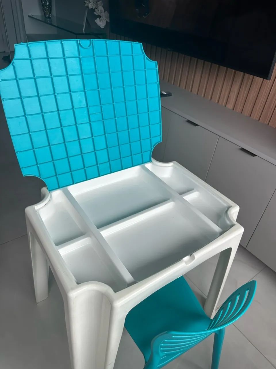 Conjunto de Mesa e duas cadeiras infantil Tramontina - Foto 2
