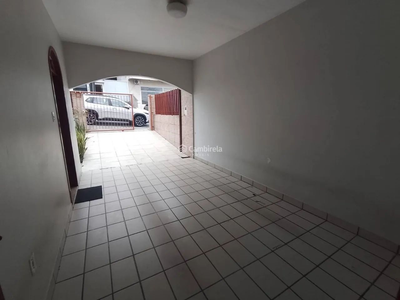 Casa Semi Mobiliada para Aluguel em Praia Comprida, São José/SC  4 Dormitórios e 2 Suítes - Foto 4