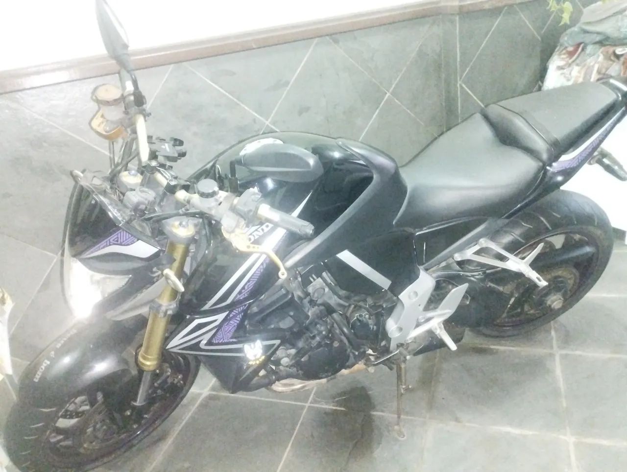 CB1000r em ótimo estado 