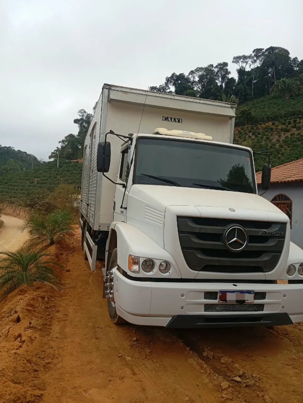 1319 REDUZIDO COM AR CONDICIONADO E VIDROS ELÉTRICOS  - Foto 3