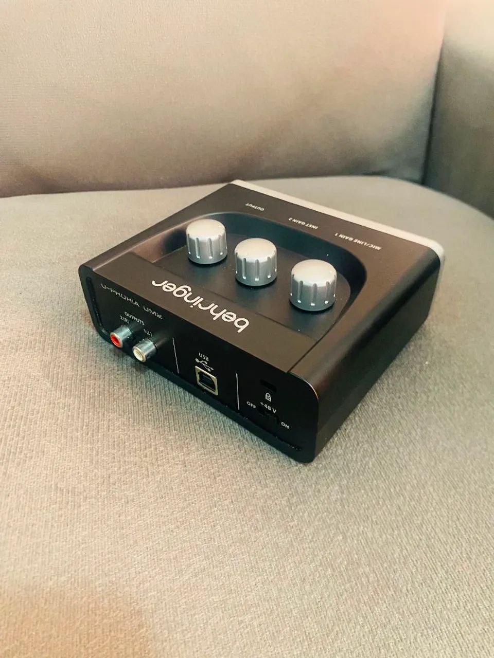 Interface de audio UM2 Behringer  - Foto 3