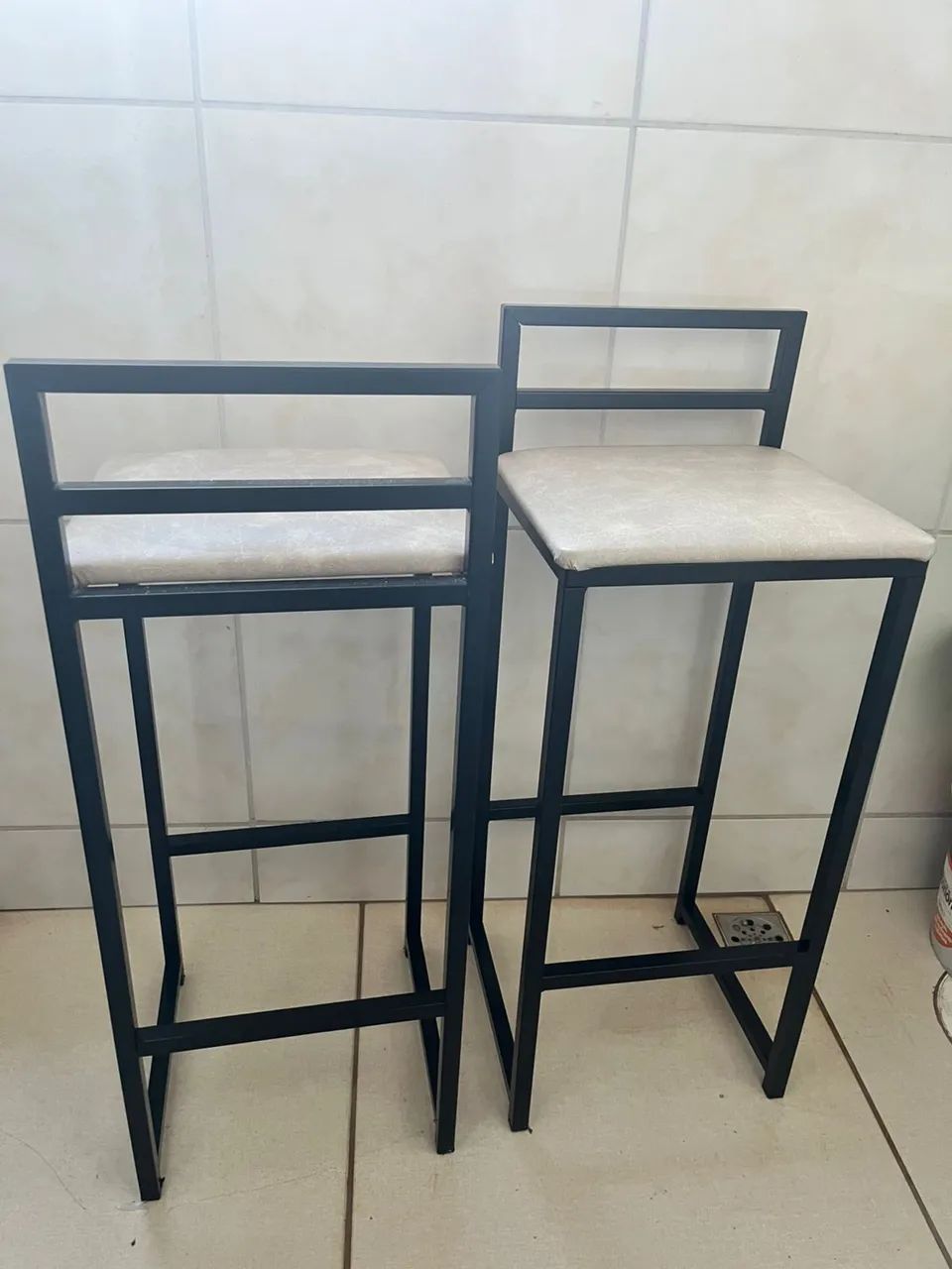 Banqueta alta com encosto aço  - Foto 5