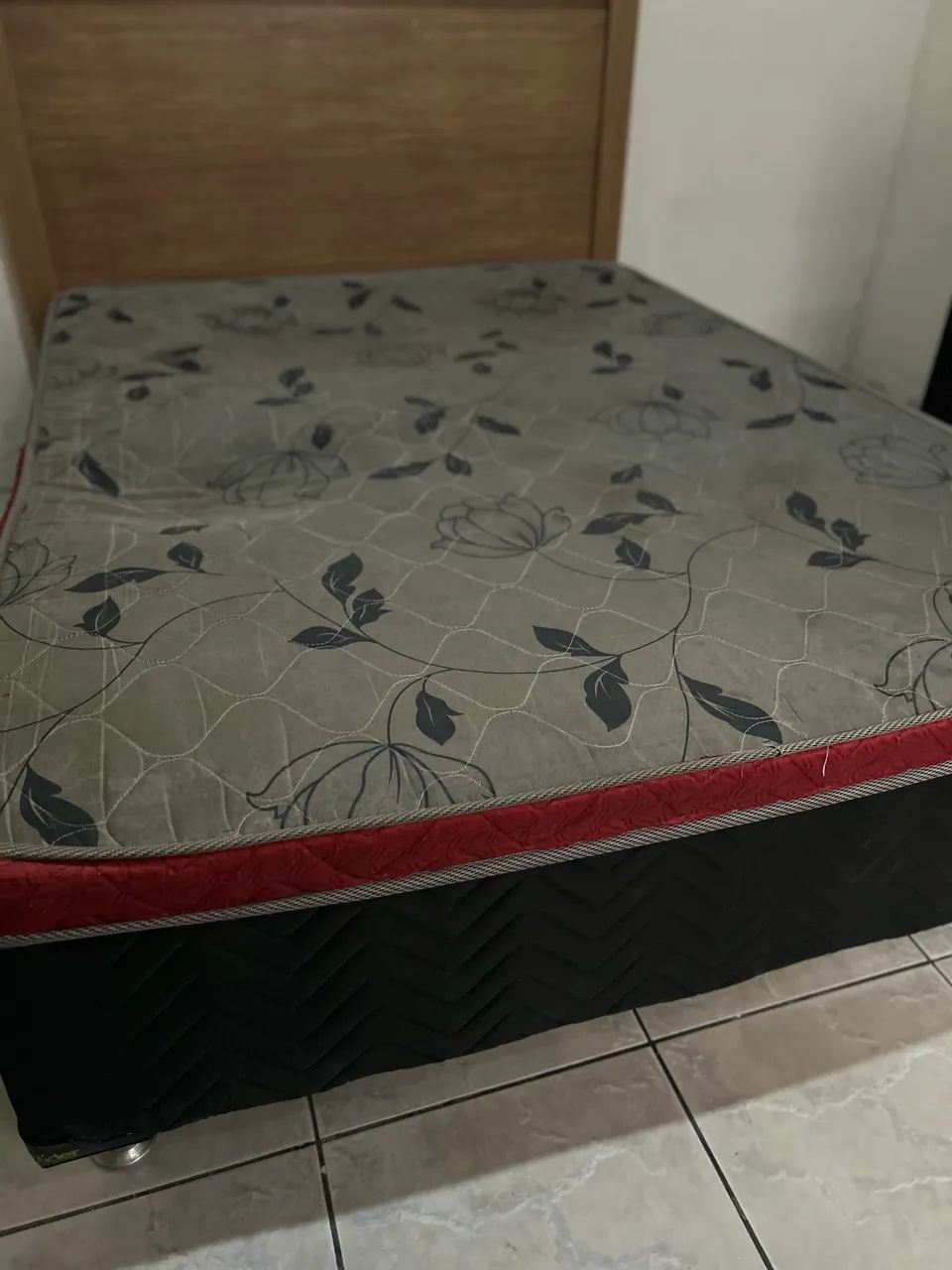 Vendo Box Casal sem colchão  - Foto 3