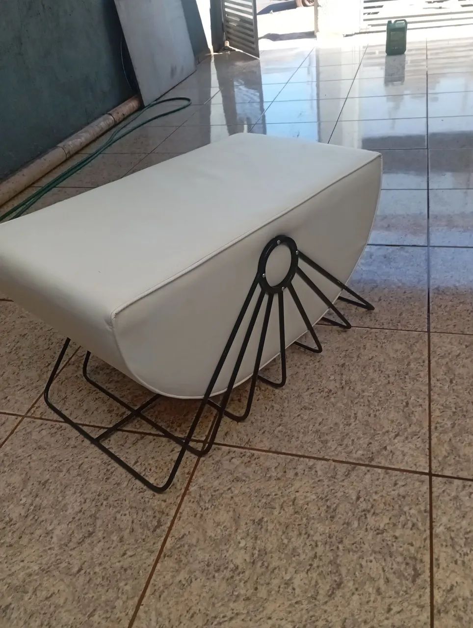 Jogo de poltrona e mesa - Foto 3