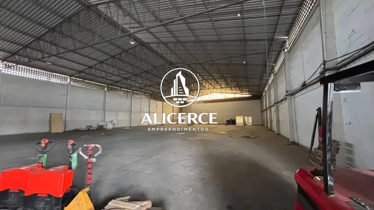 ALUGO GALPÃO COM 2800 M2 NO PLANALTO COM DOCA - Foto 2