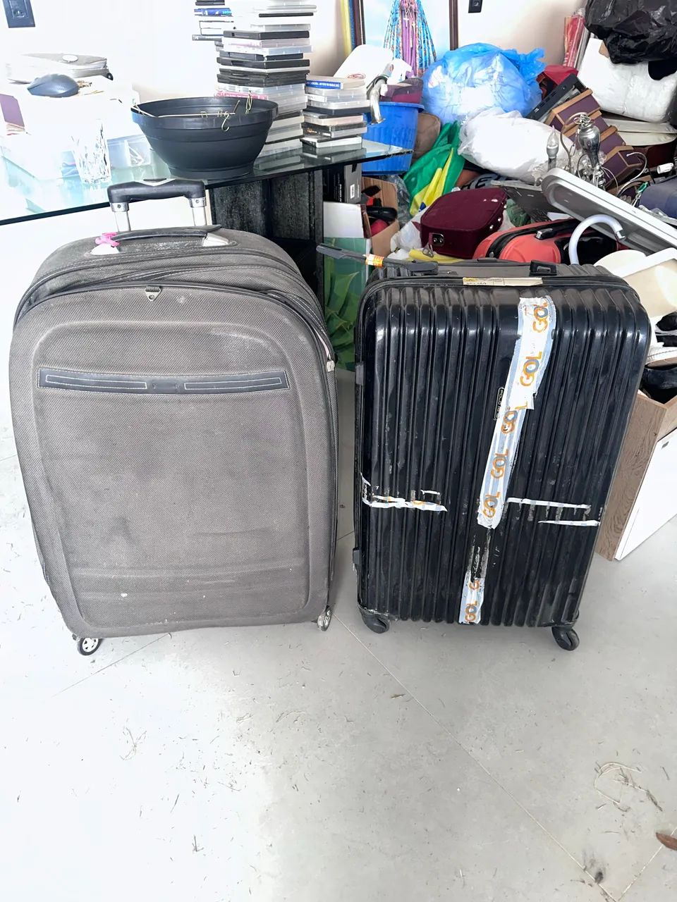 Duas malas grandes de viagem 