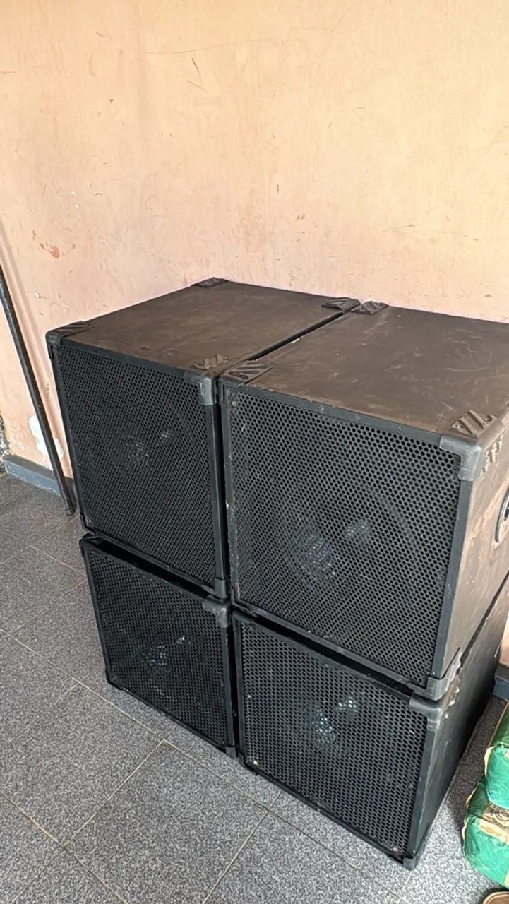 4 caixas 12? Bravox UXP 500rms cada