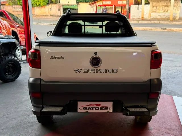 Fiat Strada Working Hard 1.4 Fire Flex 8V CS 2017 - Foto 4