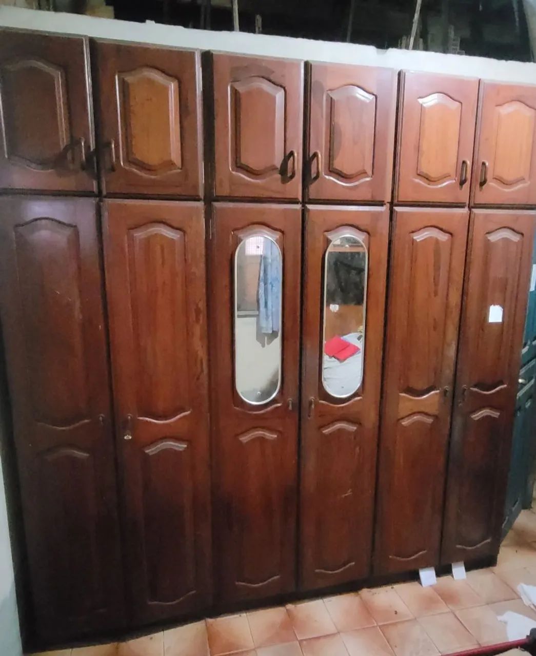 GUARDA ROUPA NO PRECINHO 
