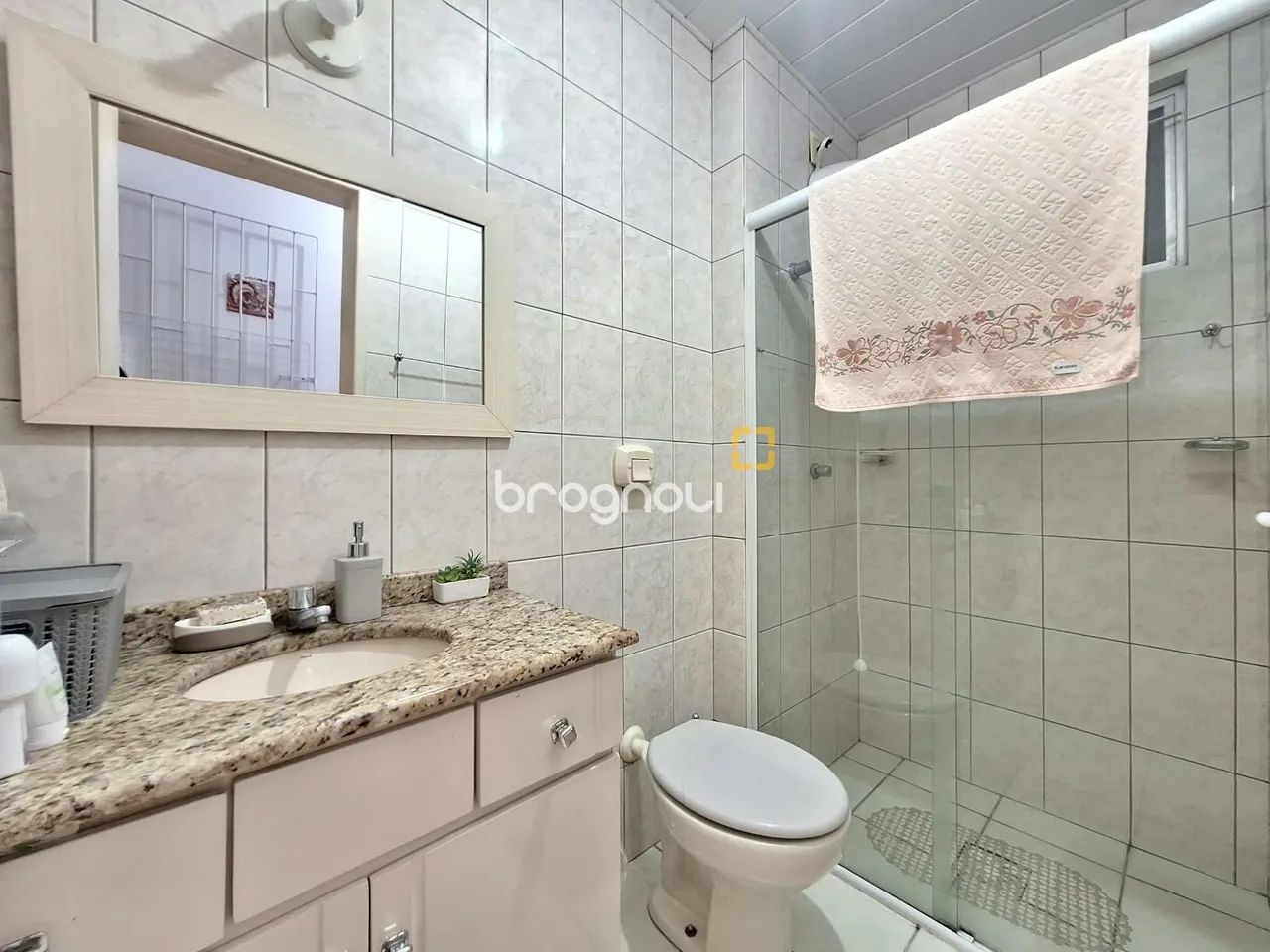Apartamento com 3 dormitórios, suíte e sacada com churrasqueira - Foto 5