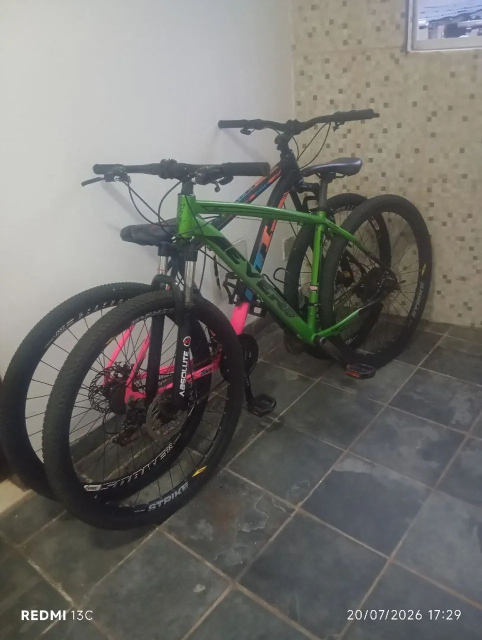 Vendo duas bicicletas aro 29 nova - Foto 2