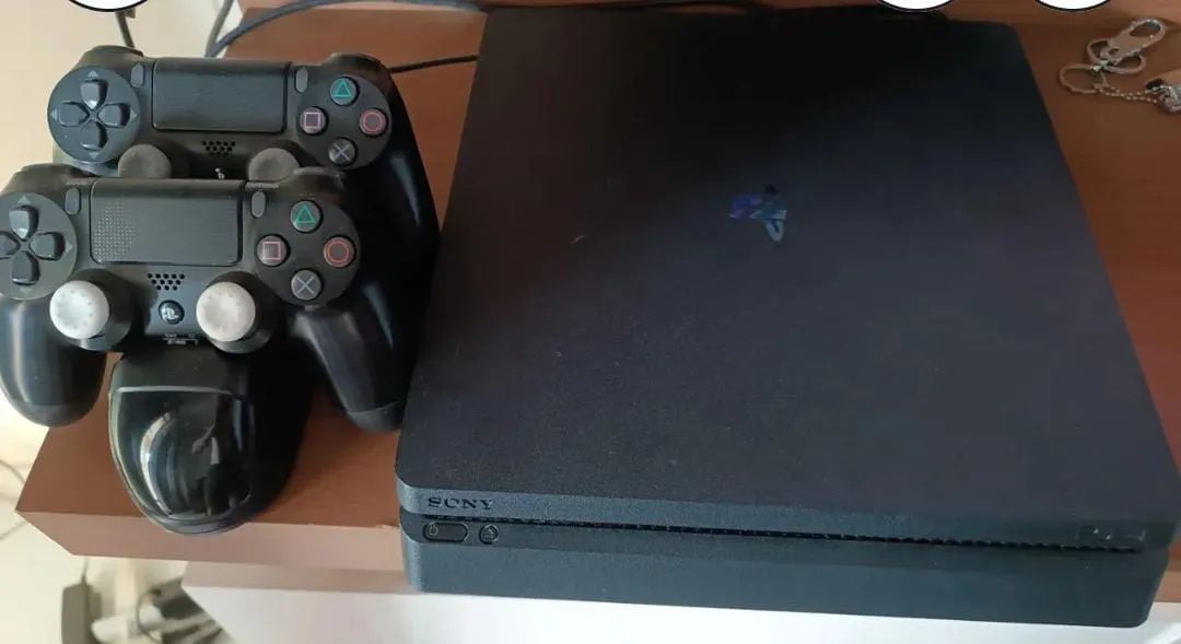 PS4 de 1 TB - Foto 2