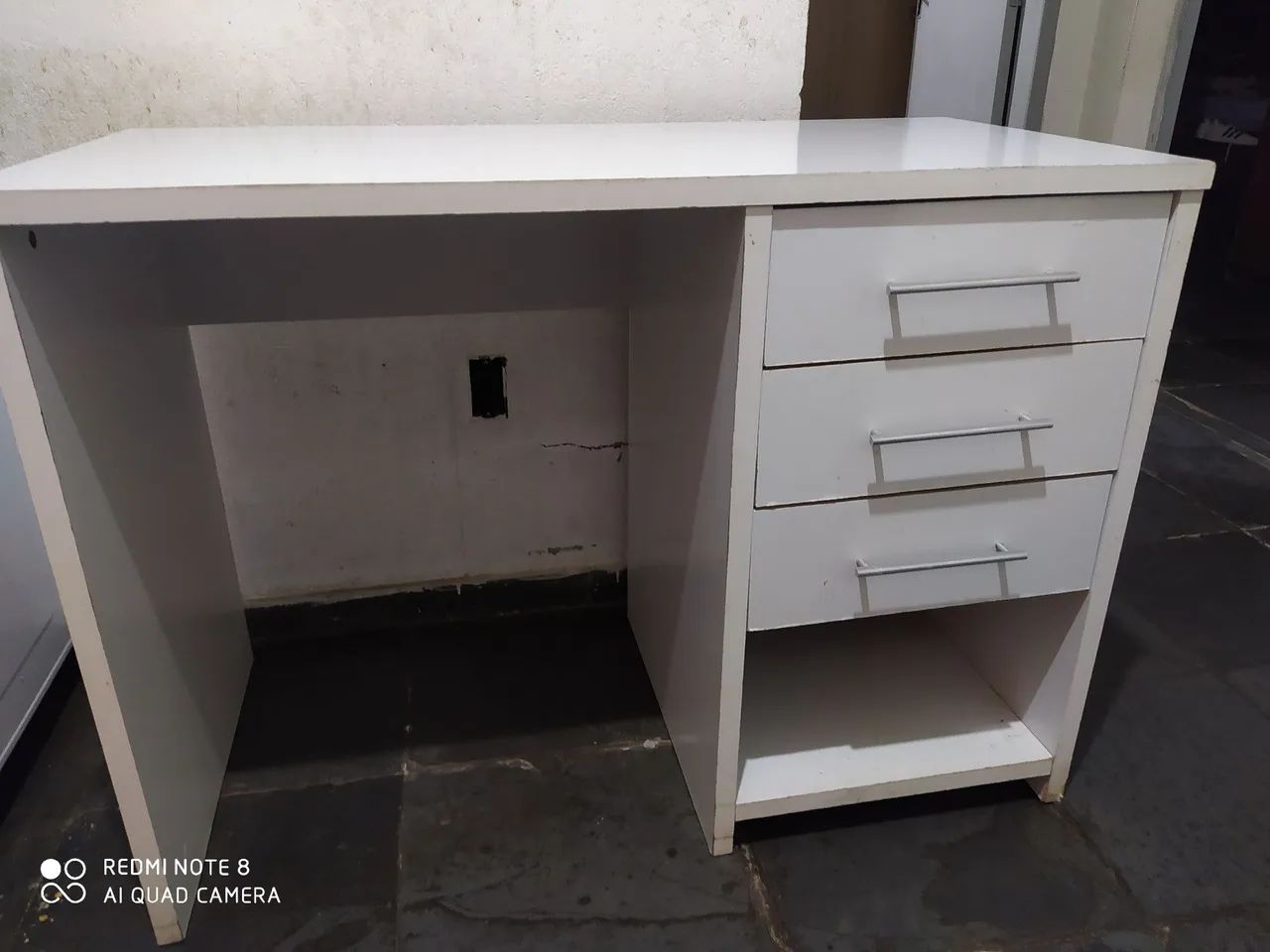 Escrivaninha/ mesa de escritório 