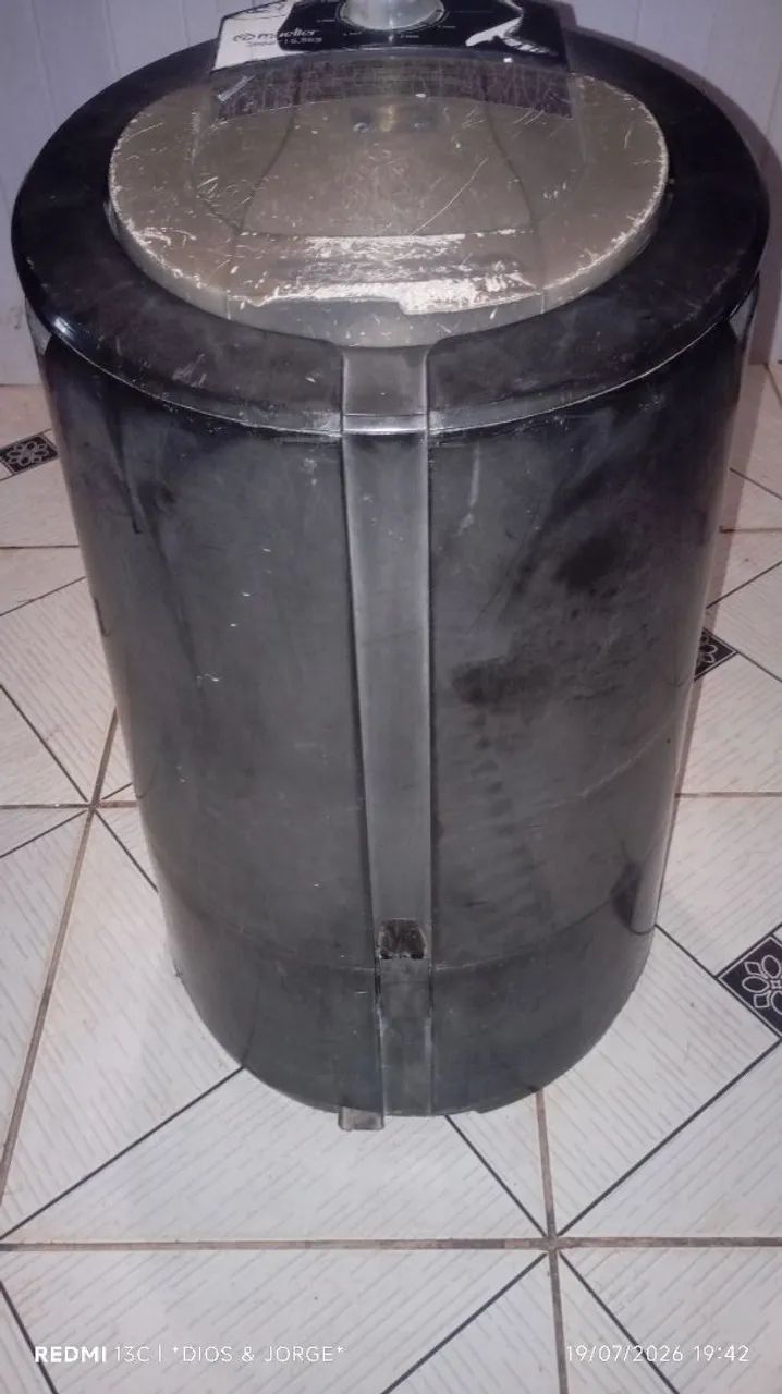 Vende-se centrífuga de 15 quilos funcionando perfeitamente marca Miller 