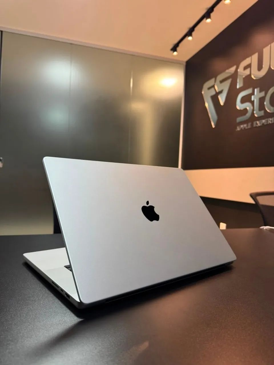Macbook M1 PRO 16GB 512GB 16.2'' Silver - Foto 2