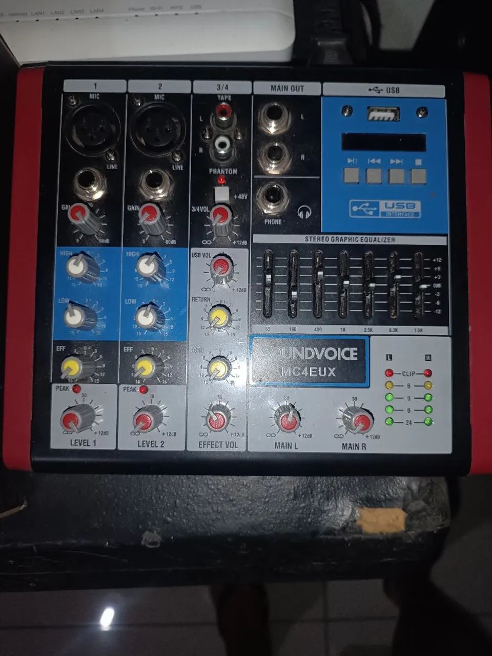 Mesa de som Soudvoice MC-4 EUX 4 canais