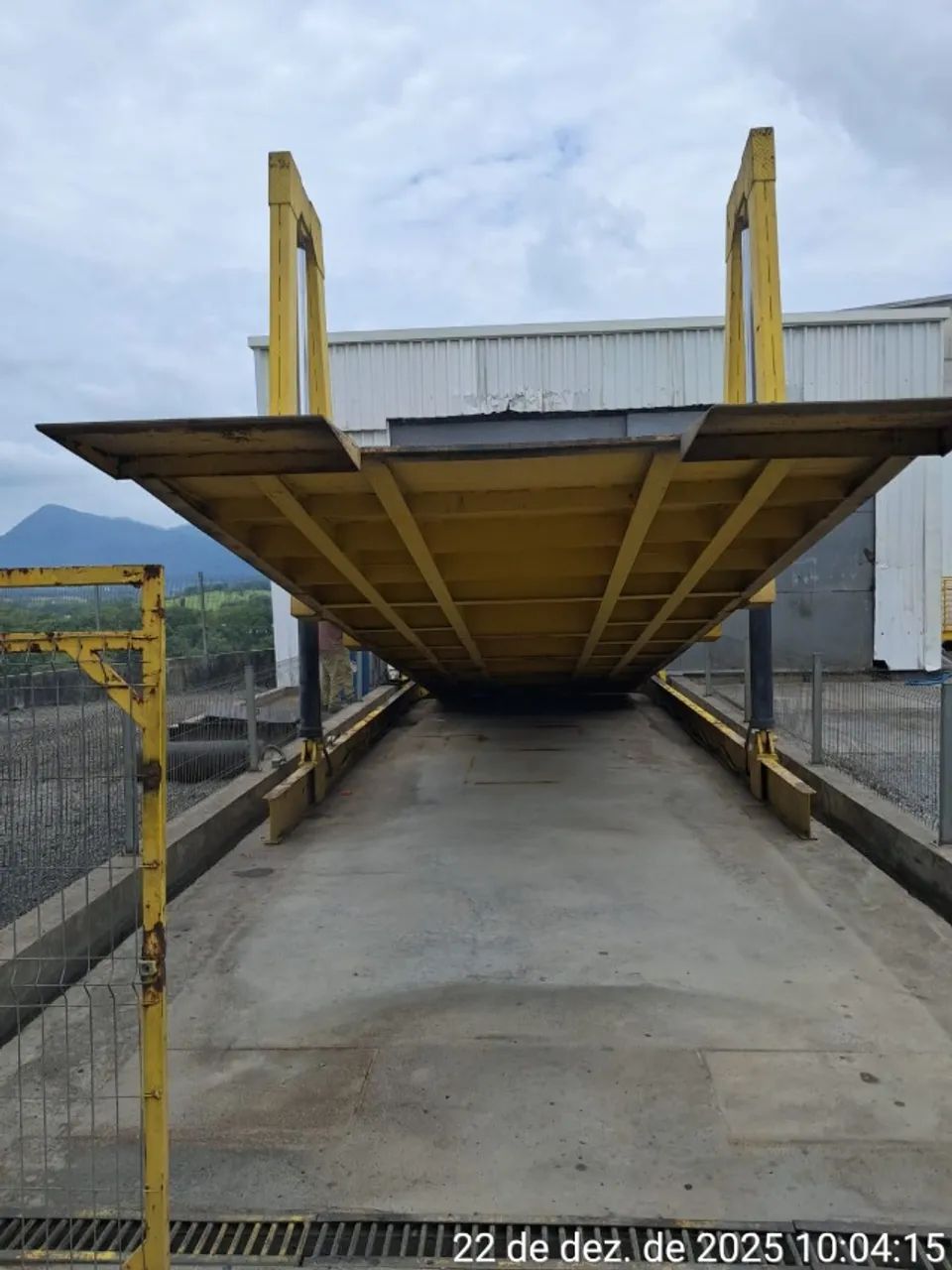 PLATAFORMA BASCULANTE TOMBADORA EP-12 - 12 mts