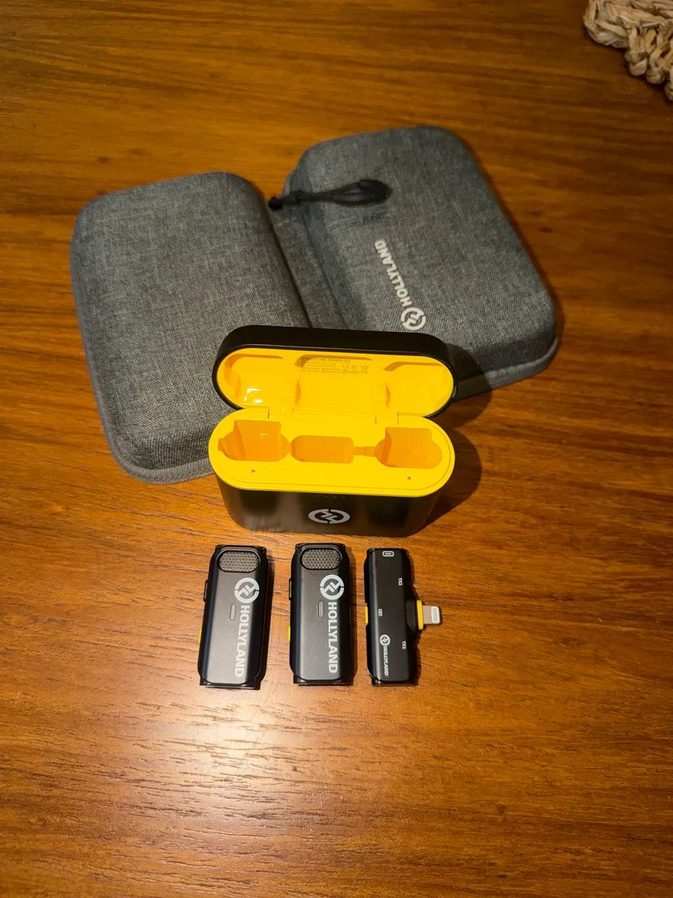 microfone de lapela duplo holyland lark c1 com saída lightning.  - Foto 2