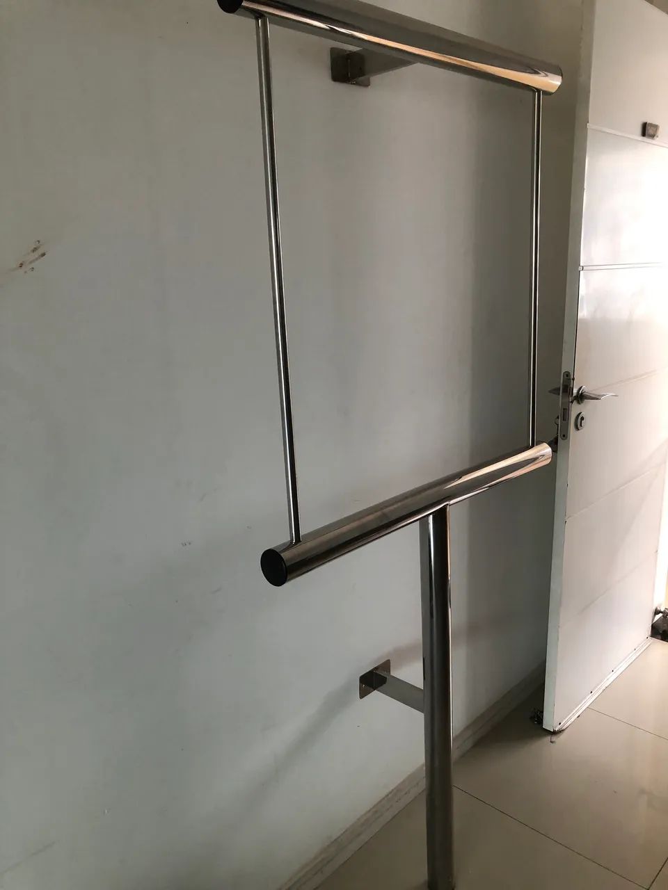 Arara para calças para quarto inox - Foto 2