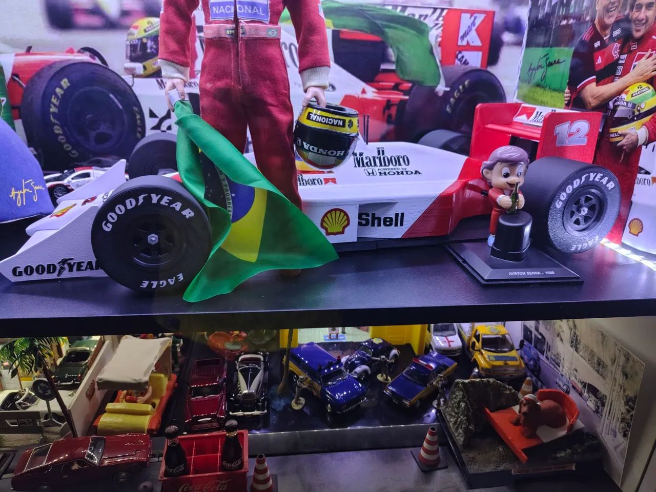 MCLAREN DO AYRTON SENNA MP 4X4 55cmX28cm  - Foto 4