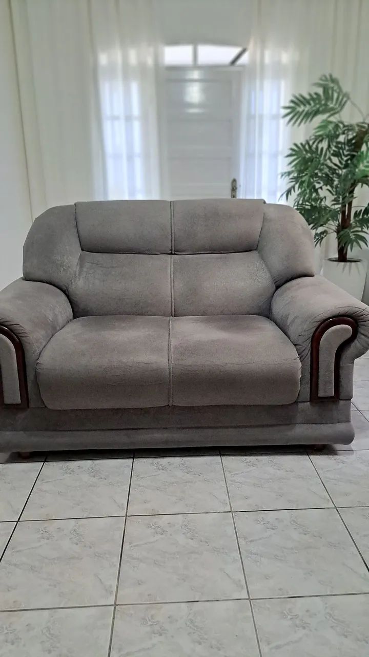 Conjunto de Sofás 2 e 3 Lugares, cor cinza, em ótimo rstado