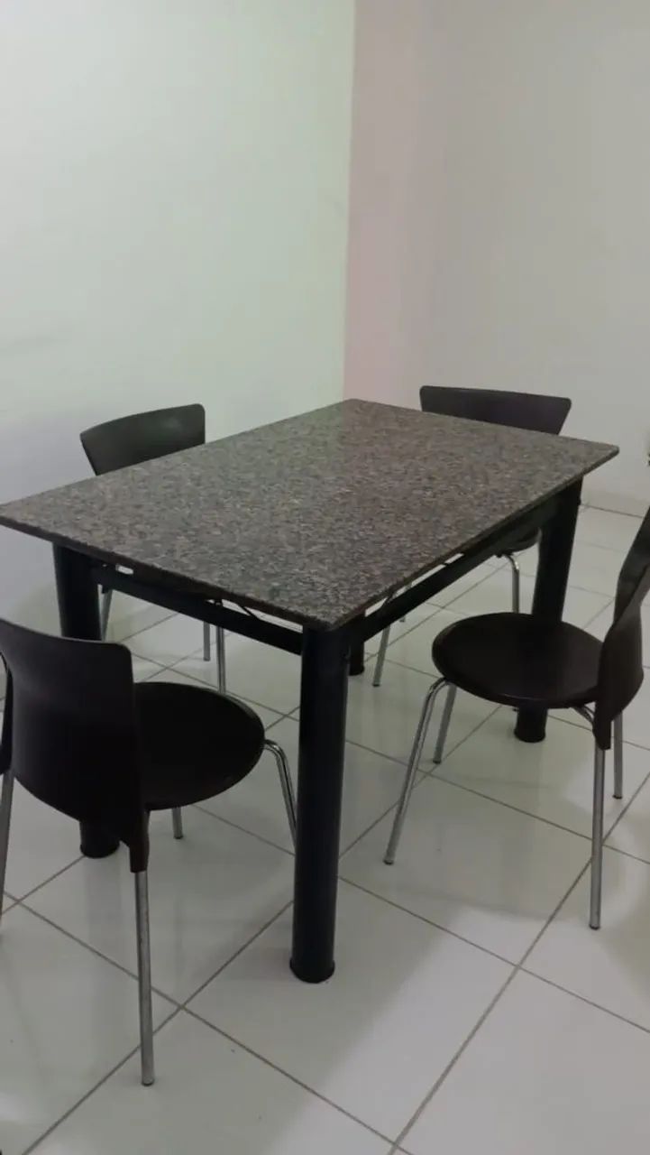 Mesa Mármore 4 Cardeiras