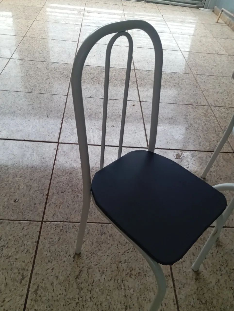 Mesa com 4 cadeiras  - Foto 3