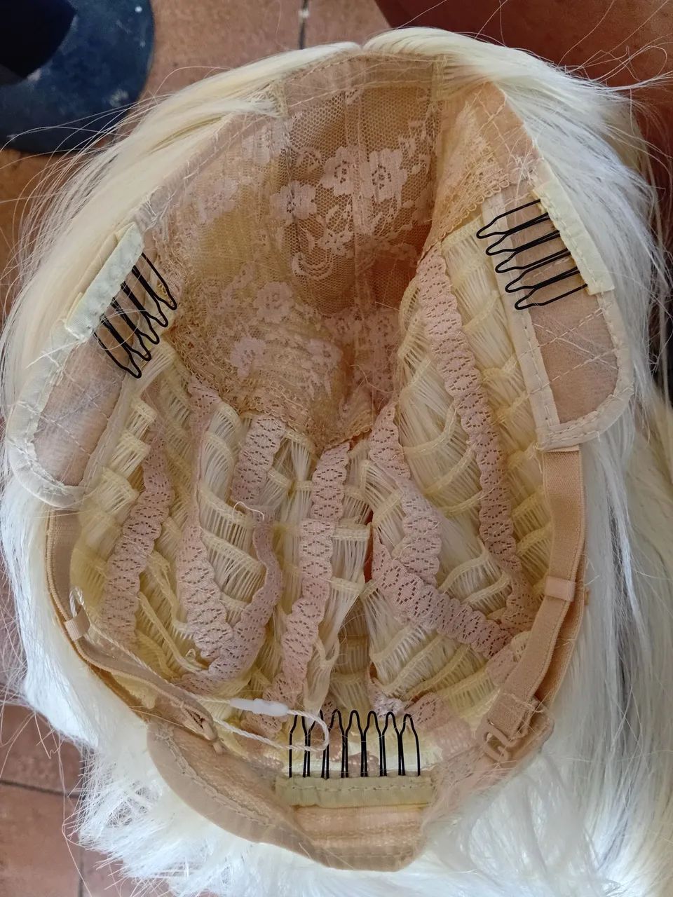 Peruca Wig Loira Platinada Nunca Usada - Foto 4