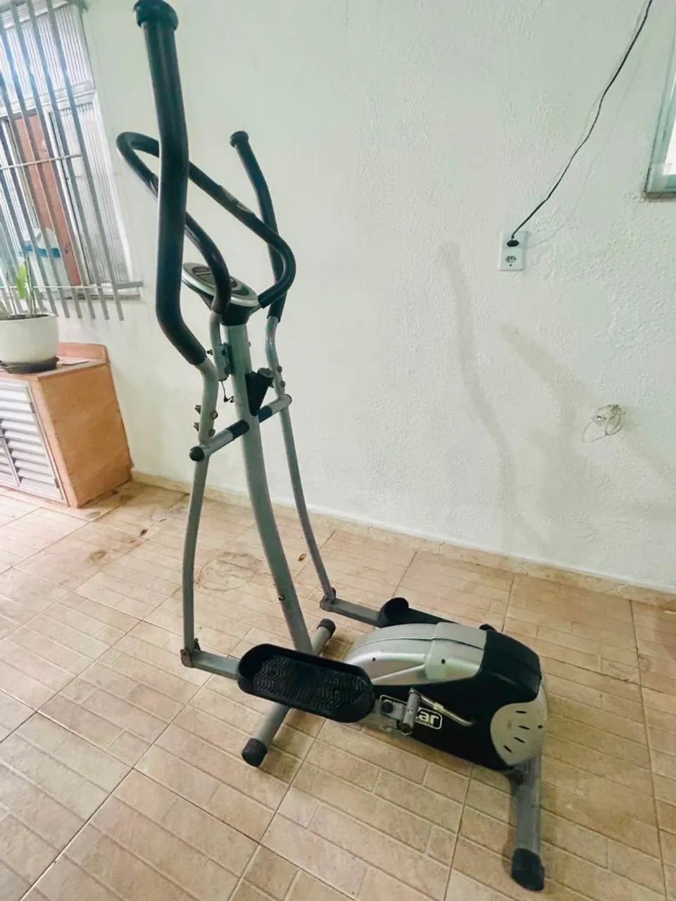 Elíptico simulador de caminhada 