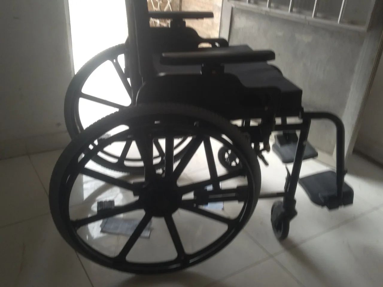 Cadeira roda nova número 48 - Foto 2
