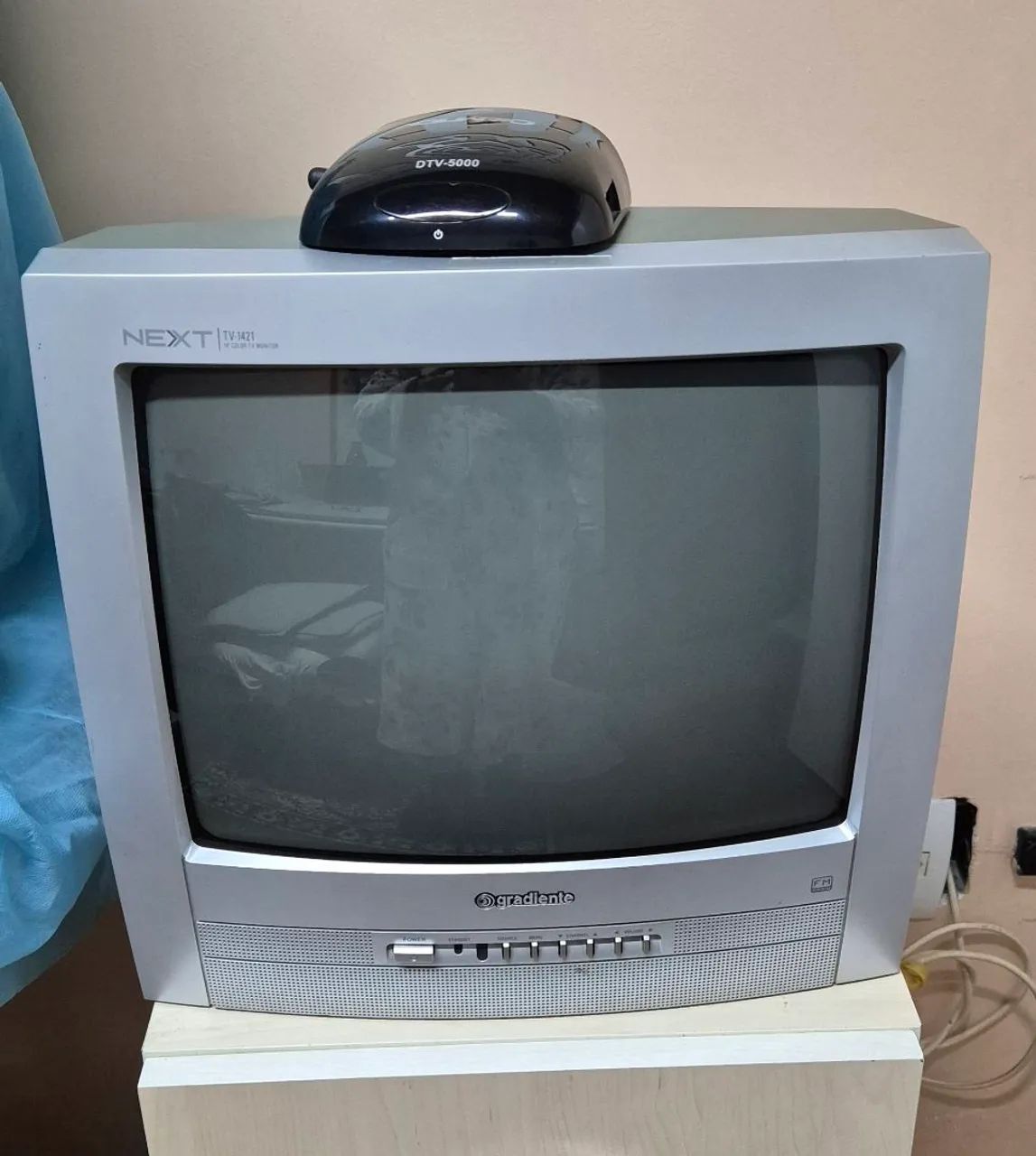 TV 14' com Rádio Gradiente e conversor digital aquario