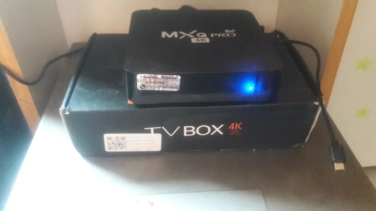 Procurando uma central multimídia compacta, rápida e fácil de instalar?