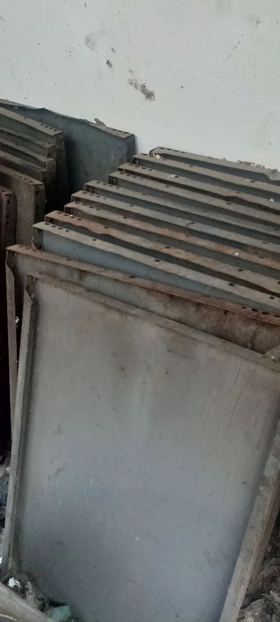 Estante de Ferro Resistente com 8 Prateleiras  - Foto 2