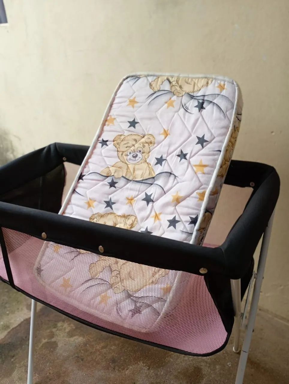 Bercinho cama e mosquiteiro em perfeito estado - Foto 2