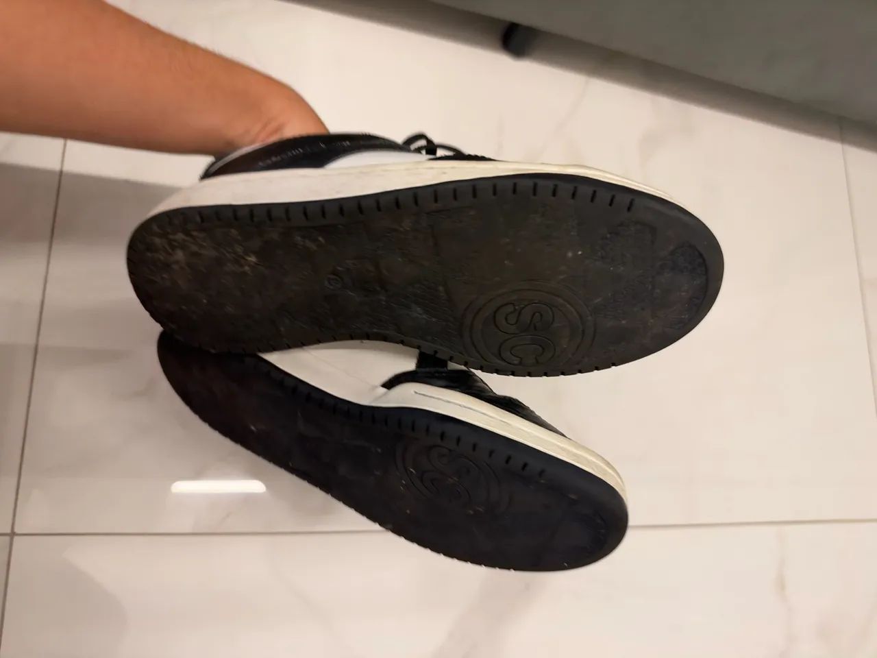 tênis schutz preto e branco - Foto 3