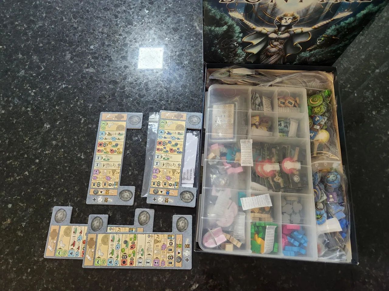 Bonfire board game em PT, com sleeves e caixa organizadora  - Foto 4